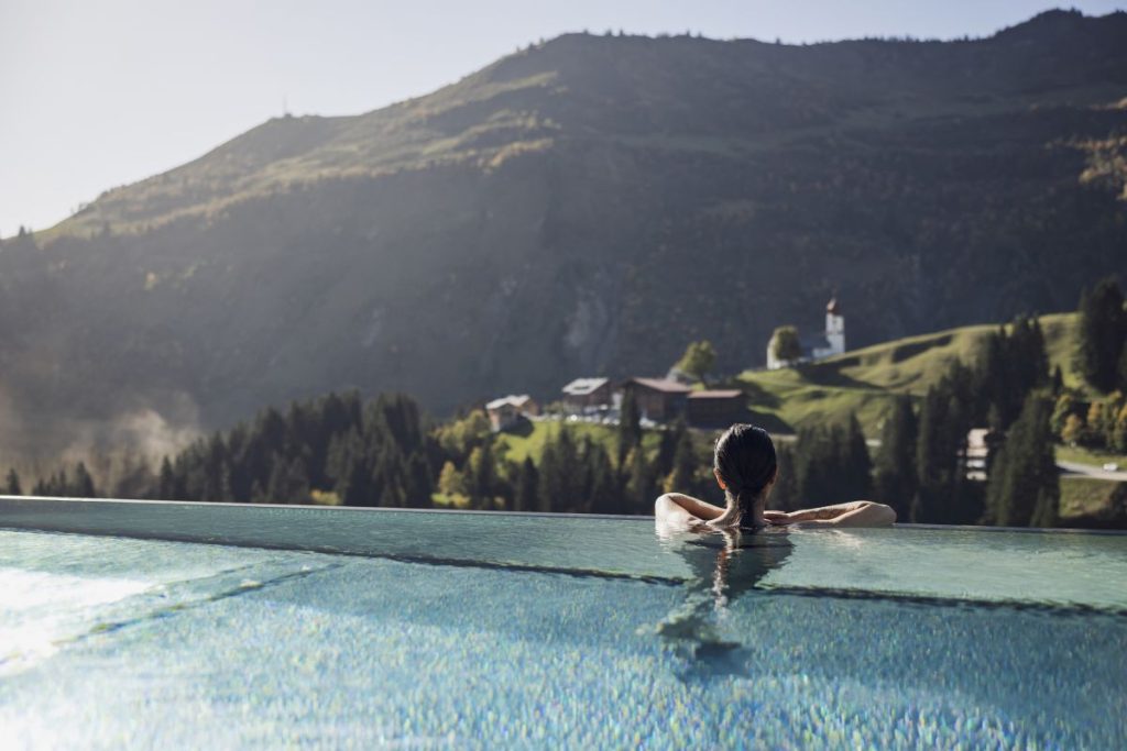 BINDER-Ausblick-Infinity-Pool