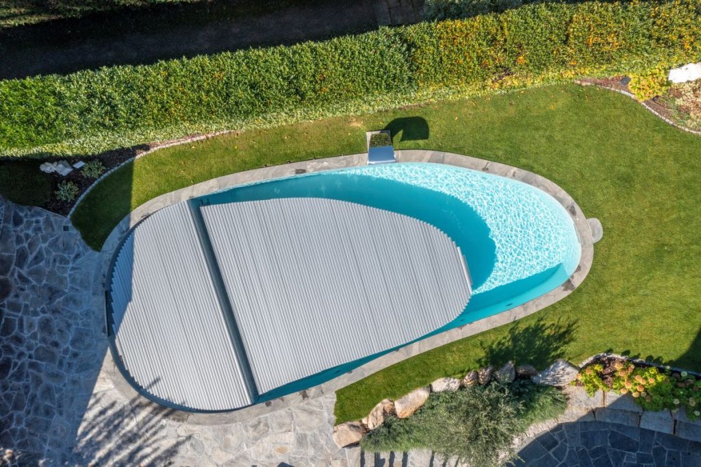 WaterBeck Poolschutz Pool im Garten