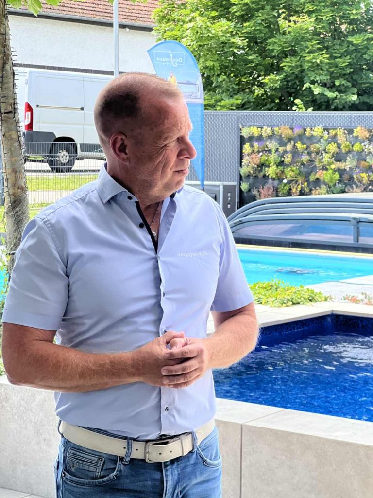 Axel Steinbach ist der Geschäftsführer von Desjoyaux Pool Deutschland.