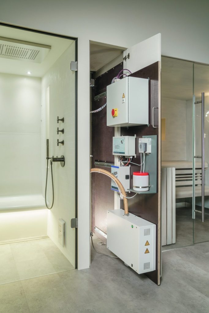 Abgebildet ist die Technik der Dampfdusche Spa Emotion.