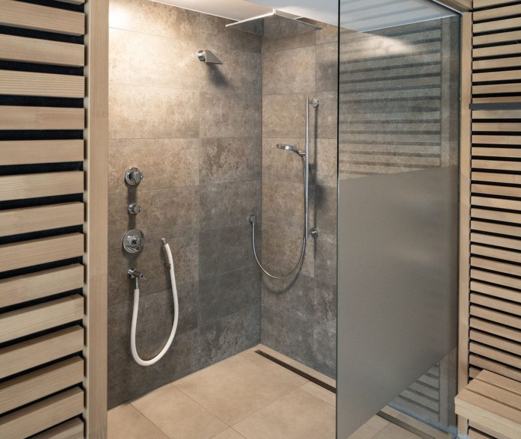 Duhnke Schwimmbecken Modernisierung Dusche