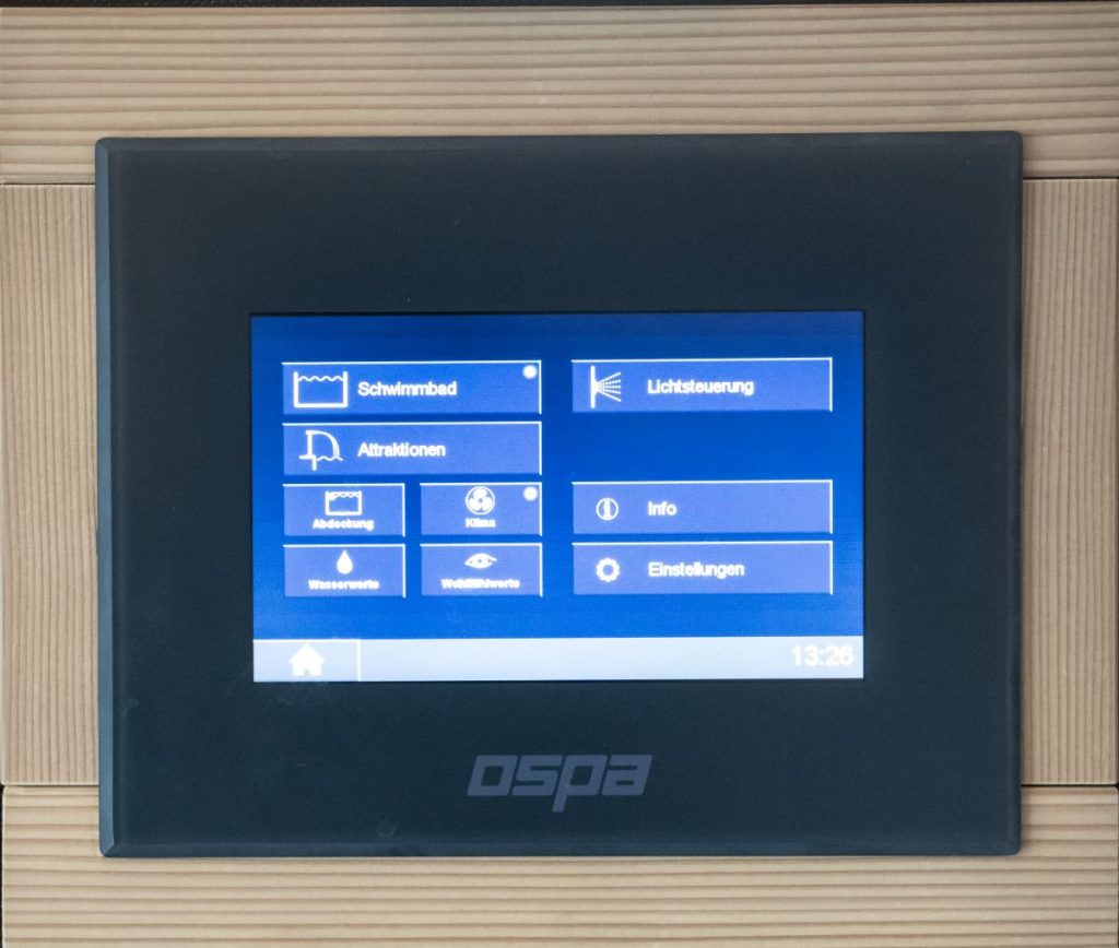 Duhnke Schwimmbecken Touchscreen