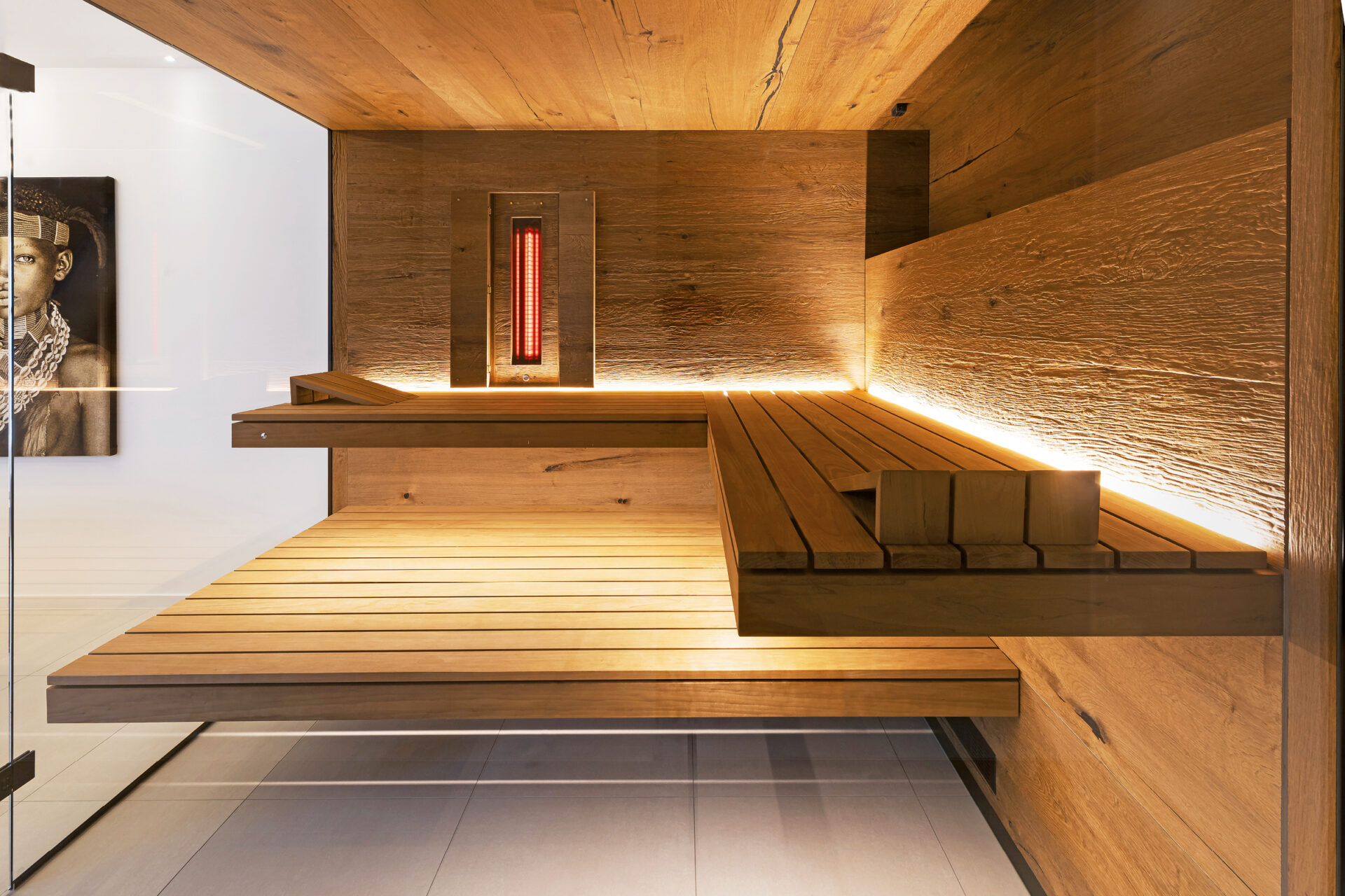 Corso Sauna aus Holz mit indirektem Licht